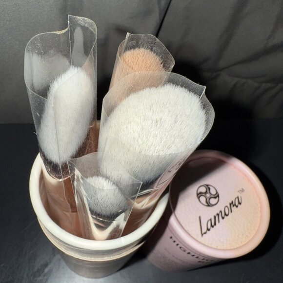 Lamora 4 Piece Highlight & Contour Makeup Brush Set New in Box - Picture 2 of 10